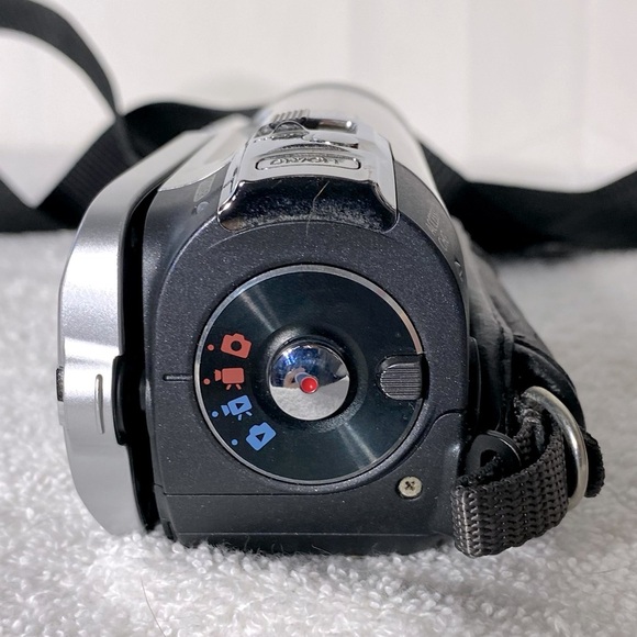 Canon FS100 Digital Video Camcorder Camera Silver Untested - Picture 8 of 15